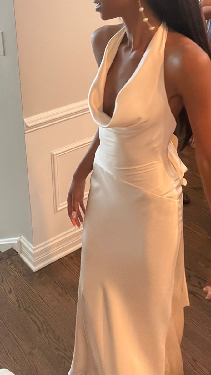 Elegant Women's Mermaid Halter Satin With Ruched Sleeveless Long Wedding Gowns Dresses AB1909