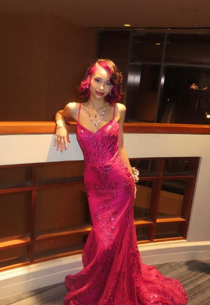 Robe de soirée longue à fines bretelles et dentelle à sequins rose fuchsia, inspirée des sirènes scintillantes, idéale pour un bal de promo ou un 22e anniversaire (AB1365)