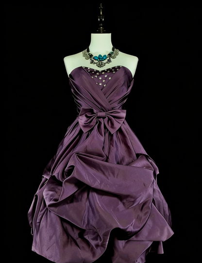 Einzigartiges Ballkleid mit Herzausschnitt, lila Satin, inspiriert von den 2000er Jahren, Homecoming-Kleider, kurze Inspiration, N1746