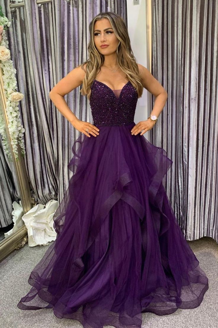 Robe de bal longue en tulle violet, coupe trapèze, ornée de perles, référence AB460