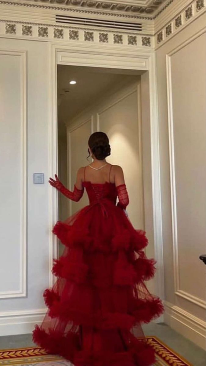 Robe de bal longue rouge à volants en tulle à plusieurs niveaux, décolleté en cœur, bretelles spaghetti, coupe trapèze, style arabe, AB1639