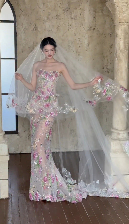 Elegantes Meerjungfrauen-Kleid mit Herzausschnitt, floraler Spitze und Schleier für Damen – Partykleider, formelle Ballkleider, Inspiration für den 22. Geburtstag AB1446