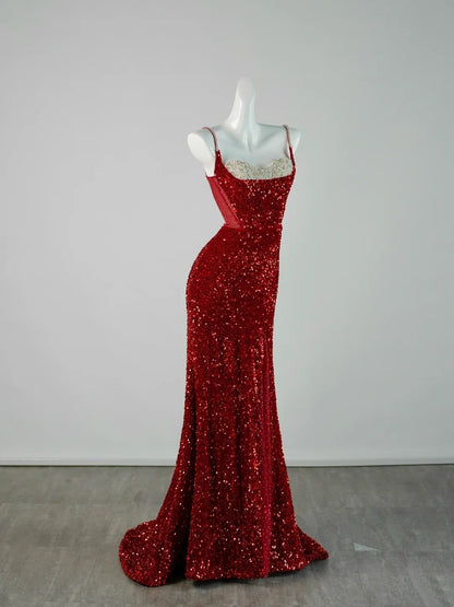 Elegantes, langes Meerjungfrauen-Kleid mit Spaghettiträgern und roten Pailletten – perfekt für Partys und Abschlussbälle – formelles Partykleid N940