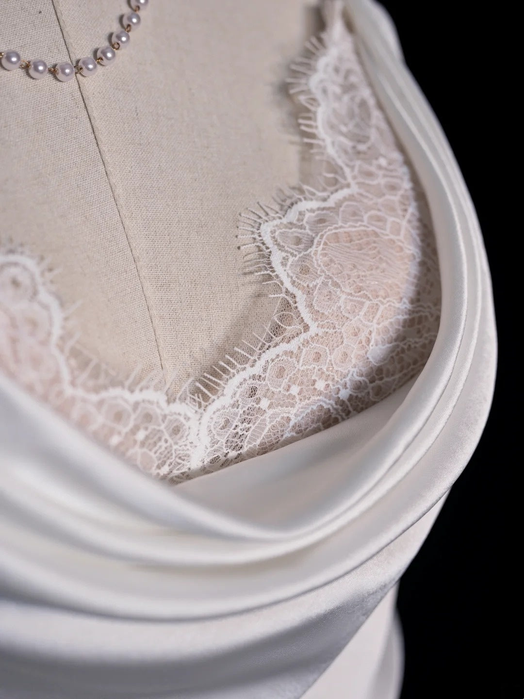 Robe de mariée longue blanche en dentelle, style sirène intemporel, col bénitier, robe de mariée bohème féérique pour la plage ou l'été N552