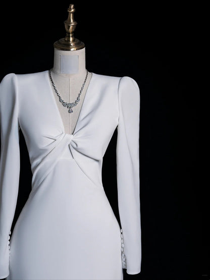 Robe de mariée blanche en satin, col V simple, manches longues, style sirène, inspiration automne féérique N549