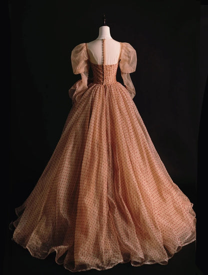Elegantes, trägerloses Ballkleid aus Tüll mit Polka-Dots und langen Ärmeln – ideal für Schülerinnen und Mädchen, auch als formelles Brautjungfernkleid geeignet (Modell N1036).