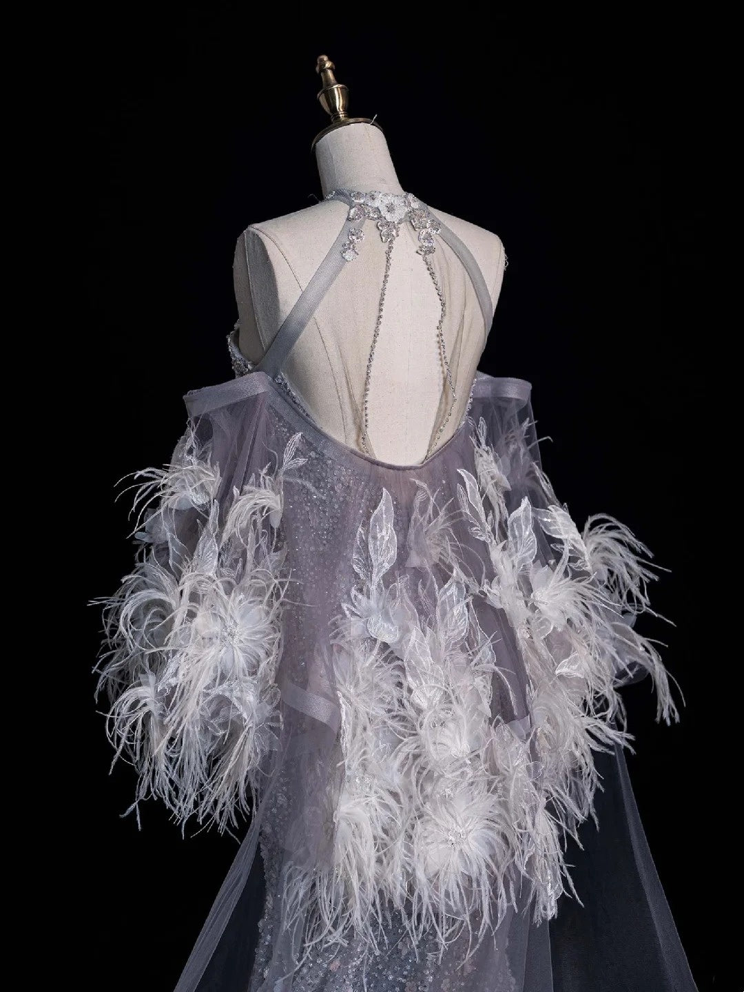 Bezauberndes Meerjungfrauen-Abendkleid mit hohem Kragen, silbergrau, mit Federumhang und Pailletten, langes Ballkleid, formelles Kleid N1042