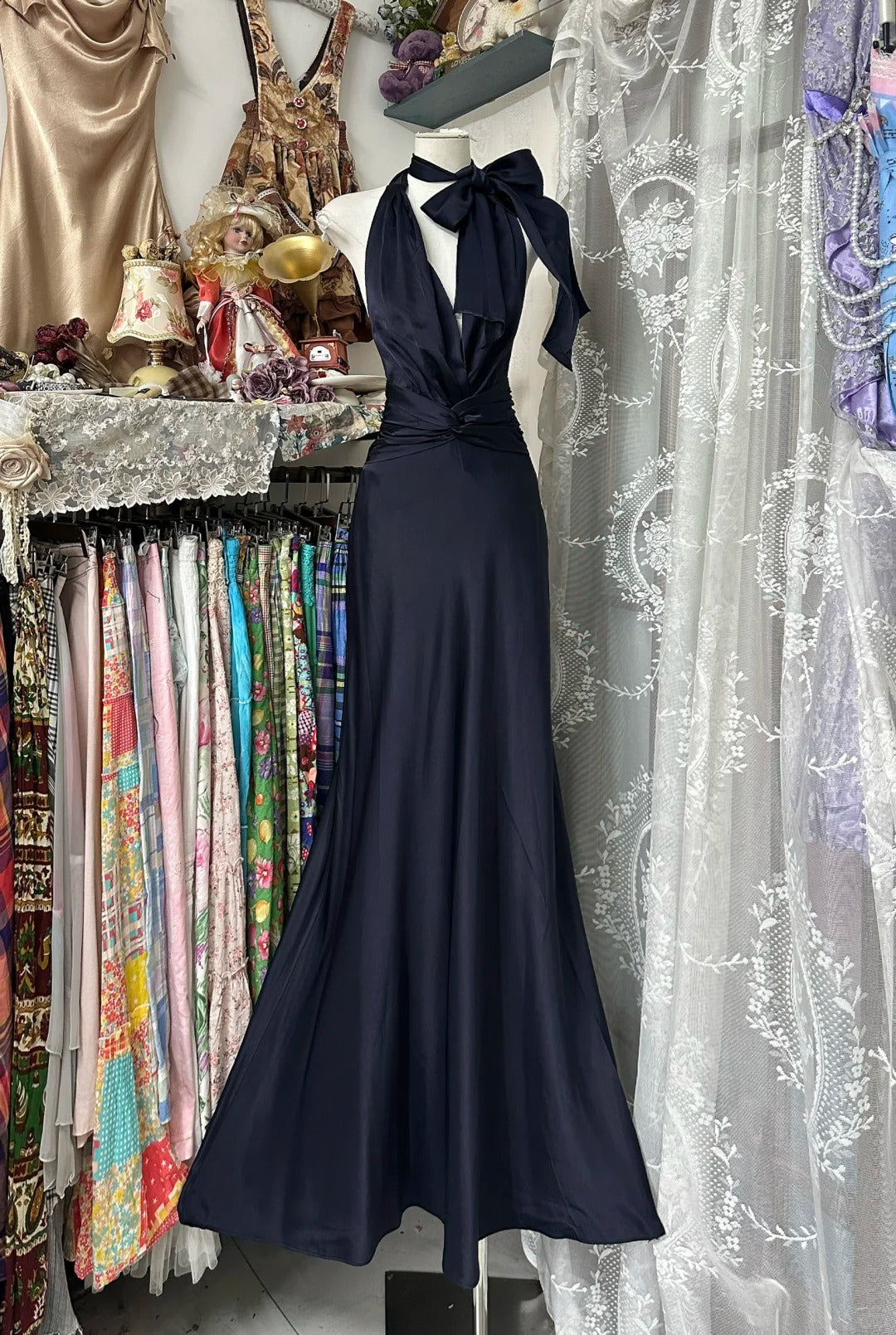 Robe de bal longue sirène élégante en satin noir à col en V pour adolescentes - Tenue de soirée formelle N1049