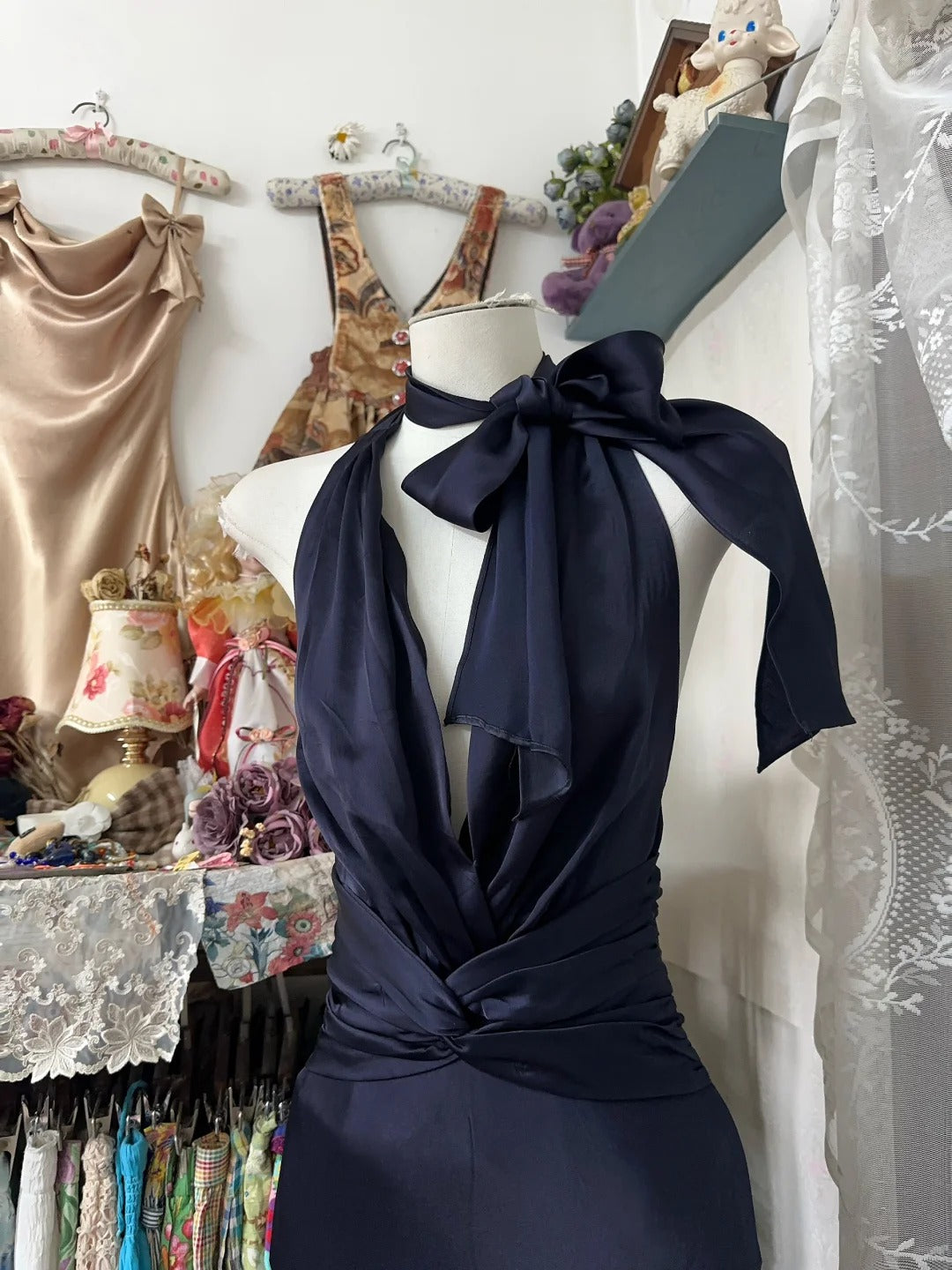 Robe de bal longue sirène élégante en satin noir à col en V pour adolescentes - Tenue de soirée formelle N1049