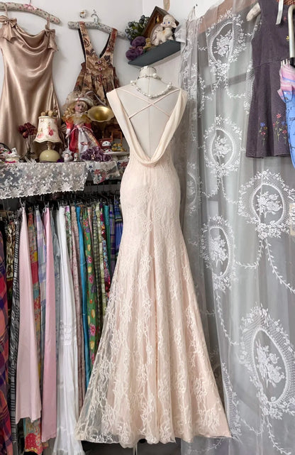 Einzigartiges Meerjungfrauen-Abendkleid aus rosa Spitze mit Wasserfallausschnitt, langes Ballkleid, formelles Kleid N1058
