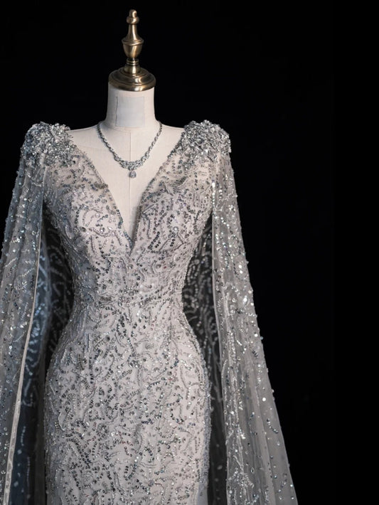 Bezauberndes Meerjungfrauen-Abendkleid mit V-Ausschnitt, silbergrau mit Pailletten und Cape, langes Ballkleid, formelles Kleid N1066