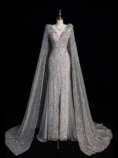 Robe de bal longue sirène gris argenté à col en V et cape à sequins, élégante et raffinée, référence N1066