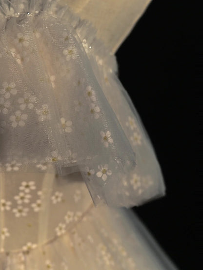 Prinzessinnen-Ballkleid mit Spaghettiträgern, weißen Blumen, Tüll, Frühlingsinspiration, langes Abendkleid N1236