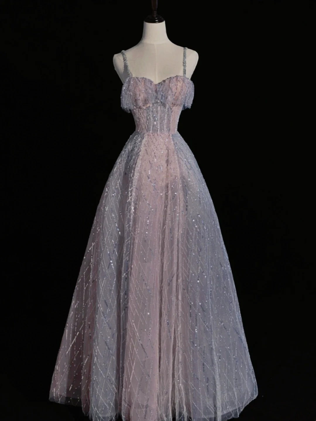 Robe de bal princesse à bretelles spaghetti bleu poudré et sequins, inspiration printemps, robe de bal longue N1237