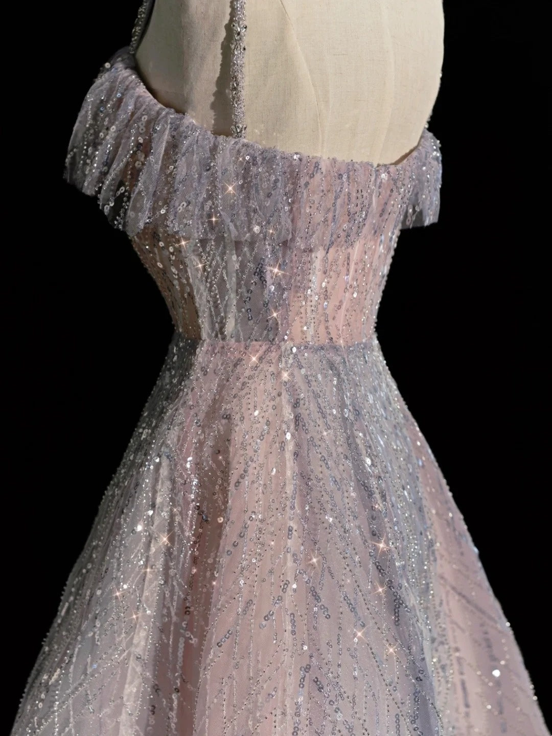 Robe de bal princesse à bretelles spaghetti bleu poudré et sequins, inspiration printemps, robe de bal longue N1237
