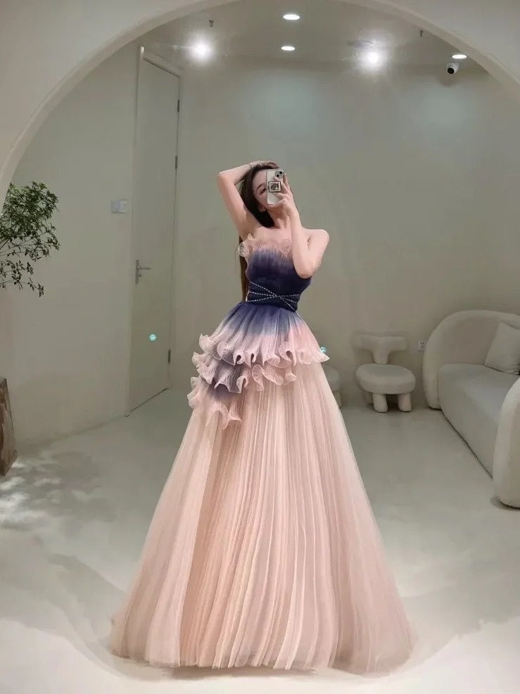 Elegantes, trägerloses Ballkleid in zartem Rosa aus Tüll – Inspiration für formelle Abendkleider und Partykleider (Modell N202)