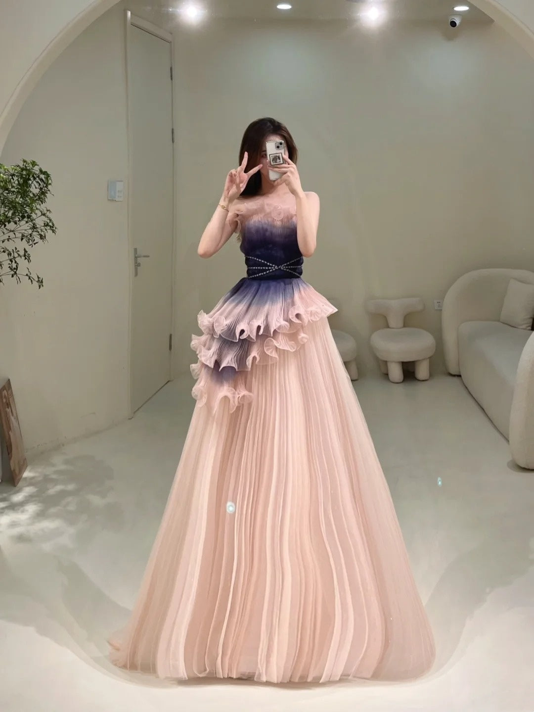 Elegantes, trägerloses Ballkleid in zartem Rosa aus Tüll – Inspiration für formelle Abendkleider und Partykleider (Modell N202)