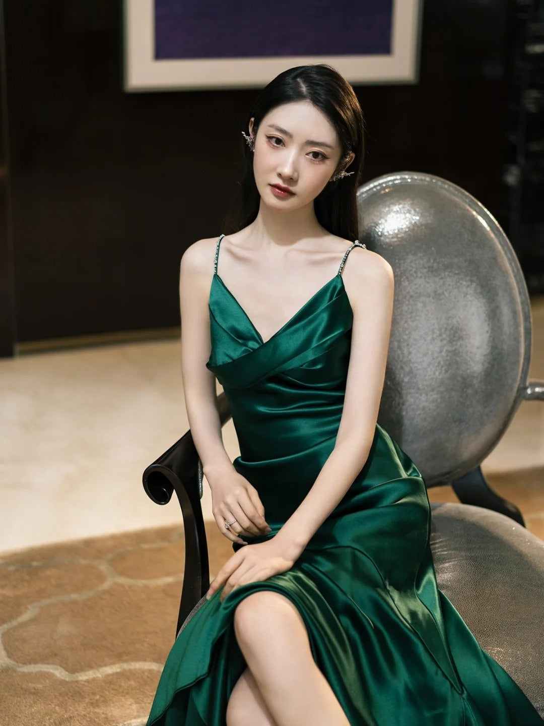 Robe de bal longue en satin vert émeraude foncé, dos nu, bretelles spaghetti, style sirène, inspiration robe de bal N300