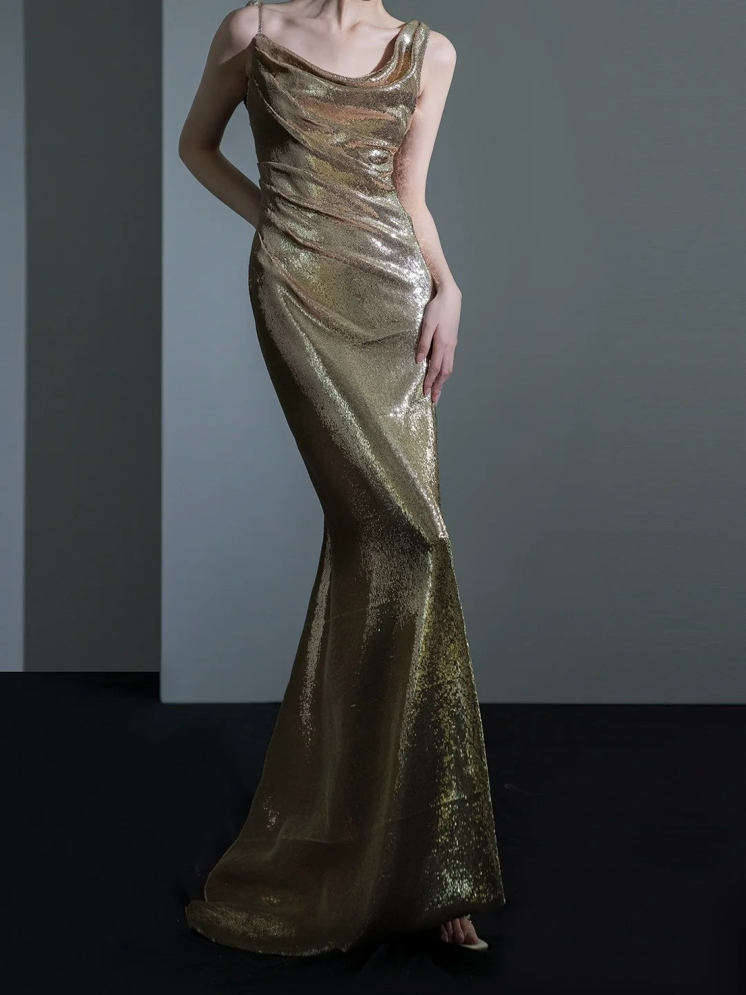 Robe de bal longue à paillettes, style sirène scintillant, bretelles asymétriques, champagne, tenue de bal pour 18 ans, RB1879