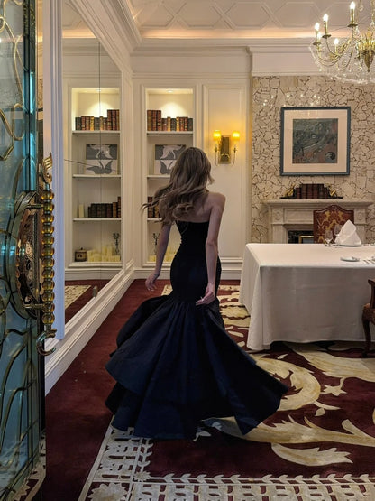 Einzigartiges, trägerloses Meerjungfrauen-Abendkleid aus schwarzem Satin mit Rüschen, langes Ballkleid, Geburtstagskleid, Abendkleid N474