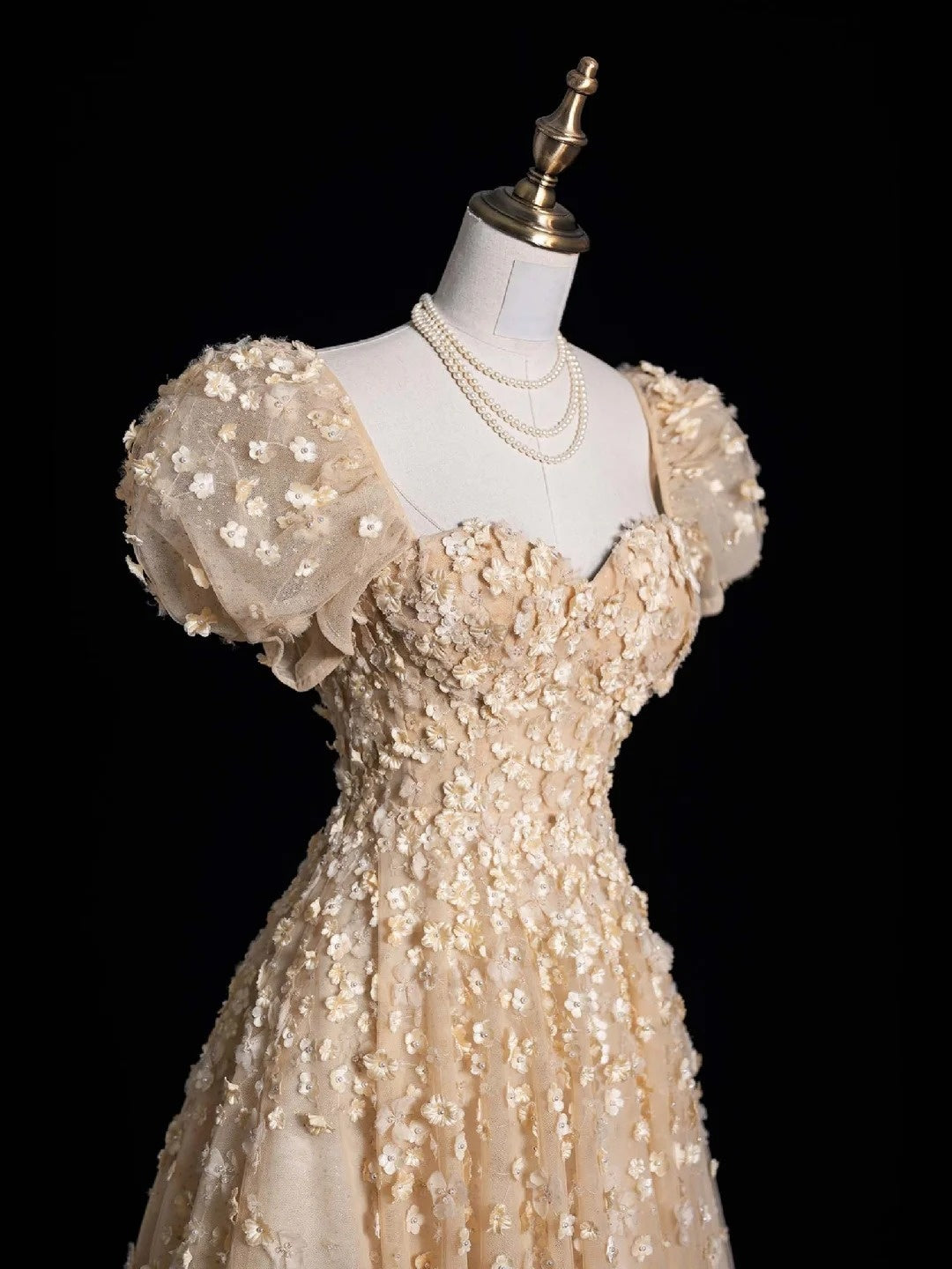 Süßes, langes A-Linien-Abendkleid mit Champagner-Tüllblumen und herzförmigem Ausschnitt, formelles Kleid N559