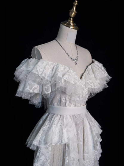 Robe de mariée classique en dentelle blanche à manches longues, coupe trapèze, décolleté en V, style vintage, idéale pour l'été (N560)