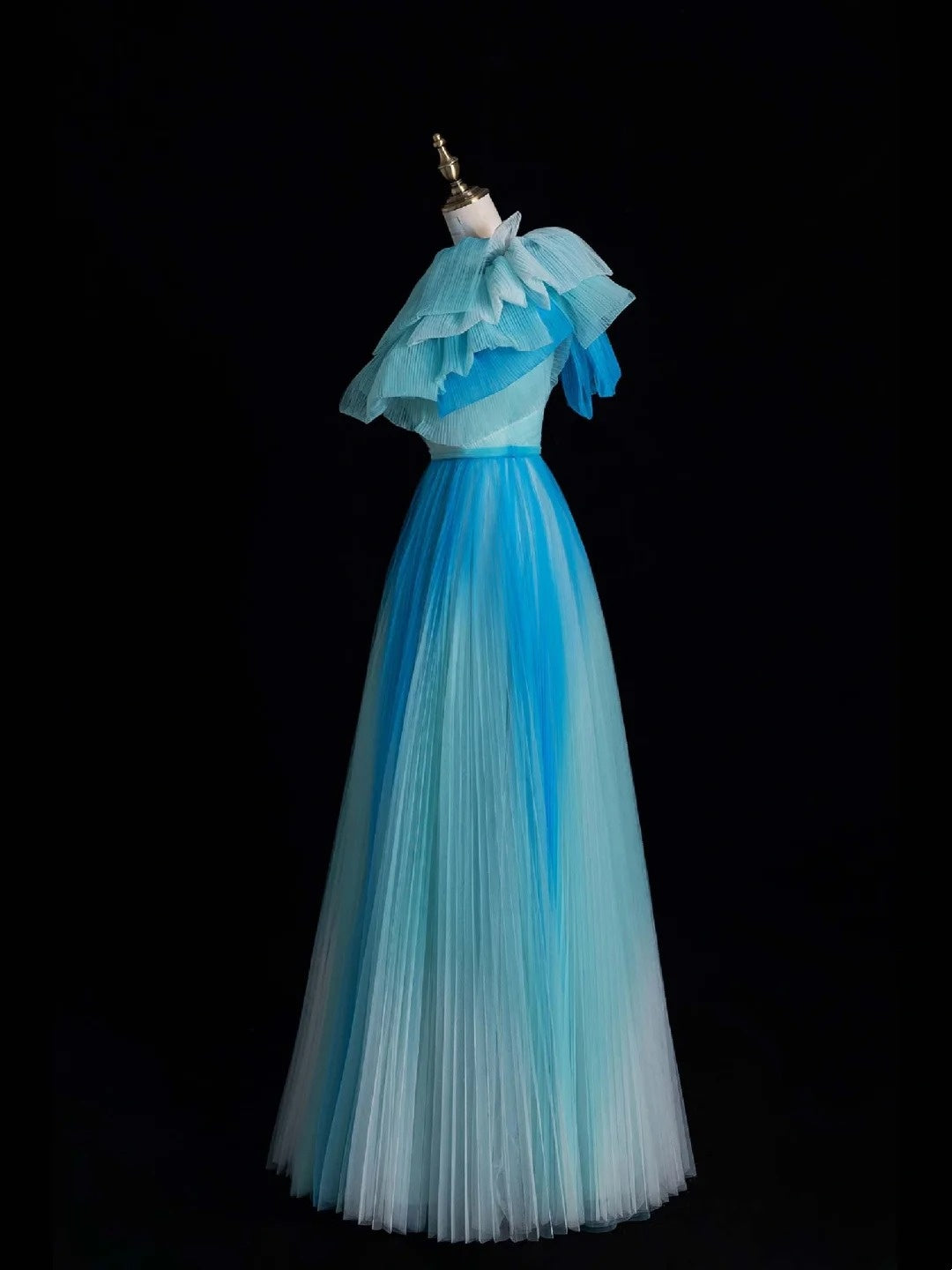 Robe de bal longue plissée en tulle bleu, élégante, coupe trapèze, une épaule dénudée, N562