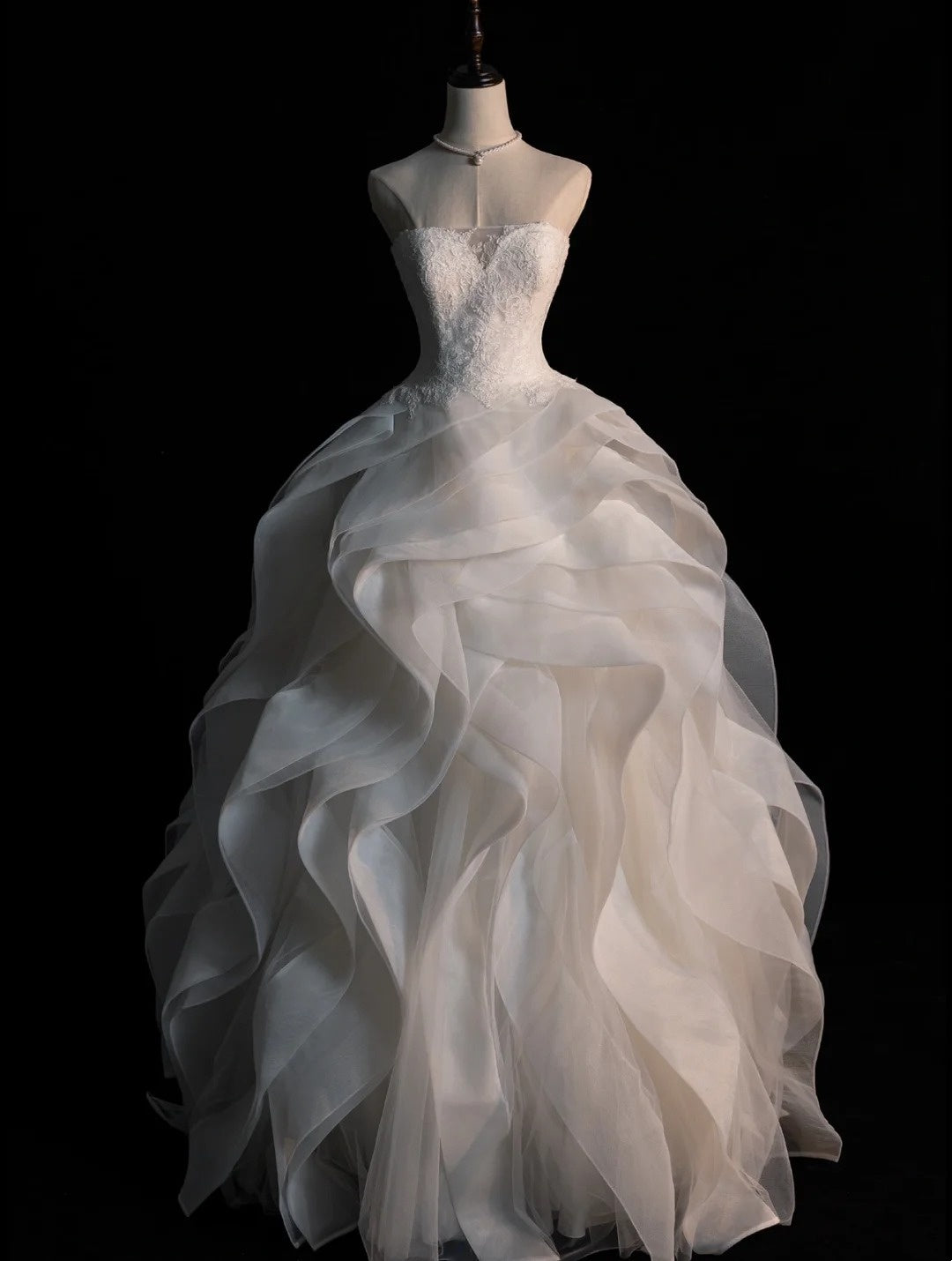 Traumhaftes Ballkleid, herzförmiger Ausschnitt, weißes Tüllkleid mit plissierten Lagen, Vintage-Brautkleid, langes Brautkleid N565