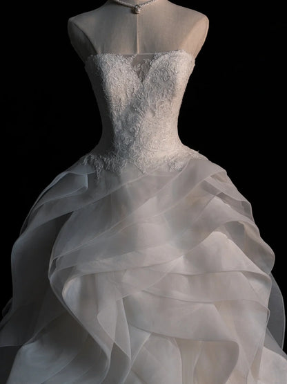 Traumhaftes Ballkleid, herzförmiger Ausschnitt, weißes Tüllkleid mit plissierten Lagen, Vintage-Brautkleid, langes Brautkleid N565