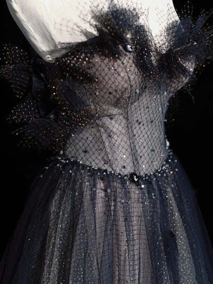 Elegantes, langes, plissiertes A-Linien-Abendkleid aus marineblauem Tüll mit Herzausschnitt, Modell N572