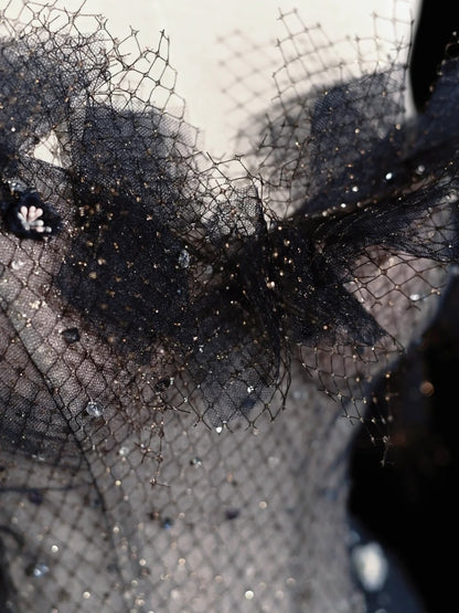 Elegantes, langes, plissiertes A-Linien-Abendkleid aus marineblauem Tüll mit Herzausschnitt, Modell N572