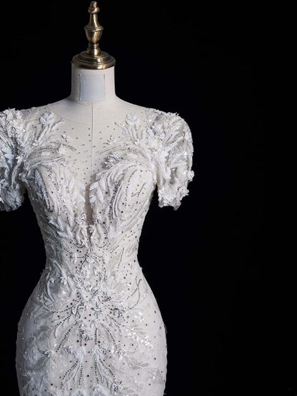 Robe de mariée sirène blanche à sequins et corsage perlé, col rond, manches courtes, coupe ajustée, modèle N607