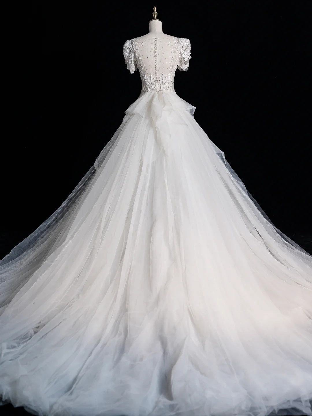 Robe de mariée sirène blanche à sequins et corsage perlé, col rond, manches courtes, coupe ajustée, modèle N607
