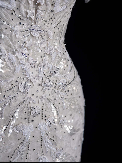 Robe de mariée sirène blanche à sequins et corsage perlé, col rond, manches courtes, coupe ajustée, modèle N607