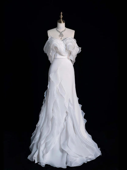 Standesamtliches Brautkleid im Meerjungfrauenstil, schulterfrei, aus weißem Chiffon mit Rüschenoberteil und kurzen Ärmeln, figurbetontes Brautkleid N608