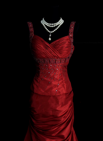 Klassisches, trägerloses Meerjungfrauen-Abendkleid im Retro-Stil der 1950er Jahre aus burgunderrotem Satin mit Faltenrock, Modell N831