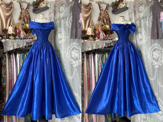 Modest Ball Gown Spaghetti Straps Royal Blue Long Prom Dresses Party Dress 21st Birthday Outfits Graduation Gown N840