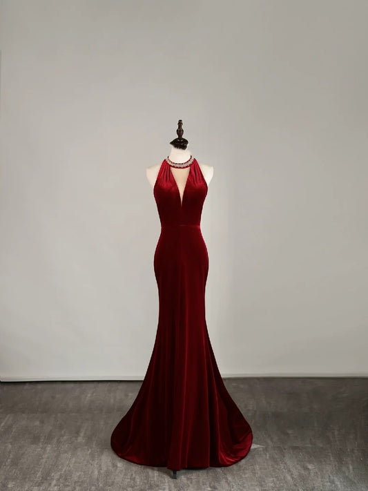 Einfaches, langes Meerjungfrauen-Abendkleid aus burgunderrotem Samt mit Perlenstickerei, Abendkleid N854
