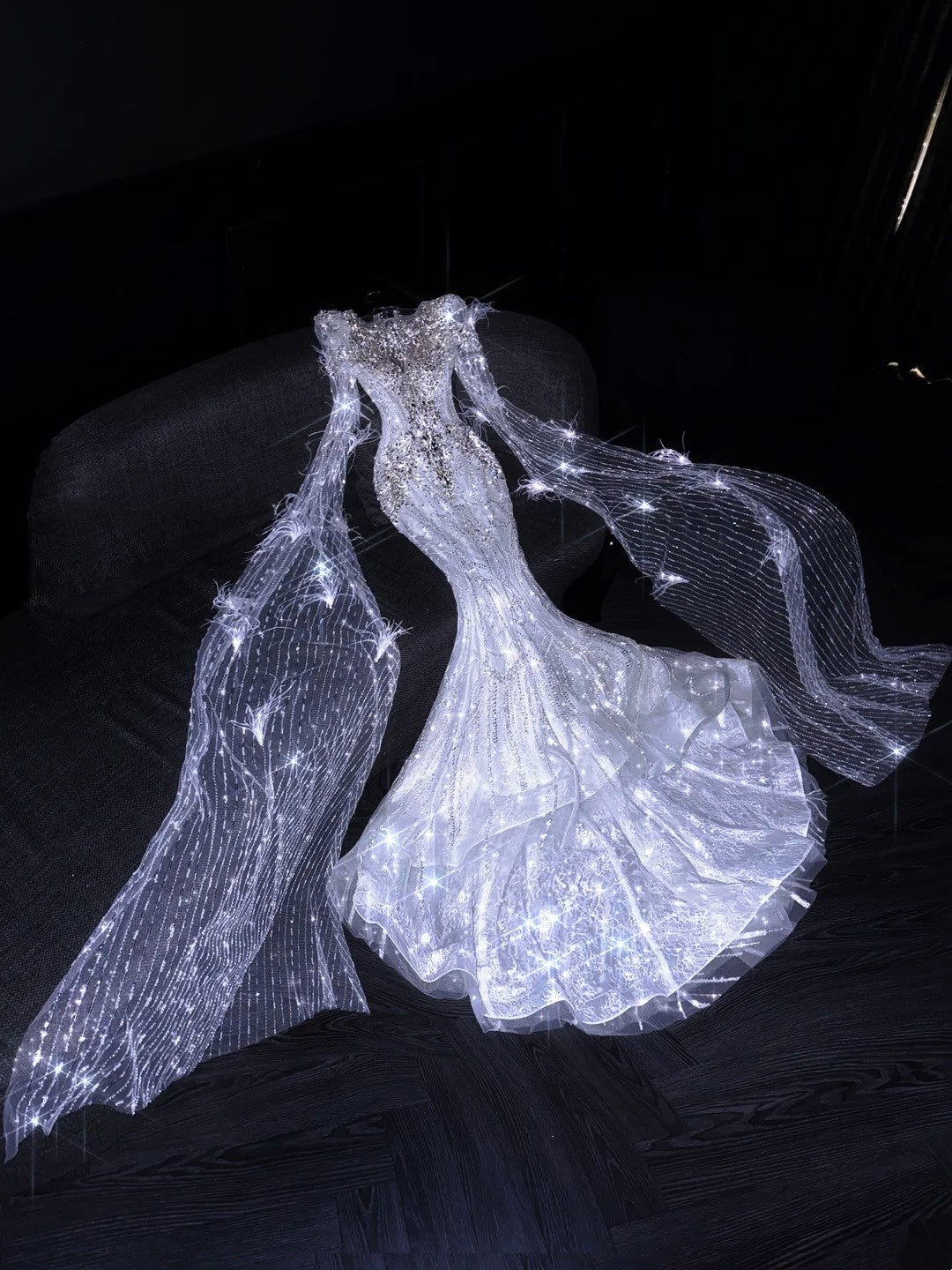 Märchenhaftes Fantasy-Hochzeitskleid im Meerjungfrauenstil mit Pailletten und perlenbesetztem Oberteil, langes Brautkleid, figurbetontes Brautkleid N862