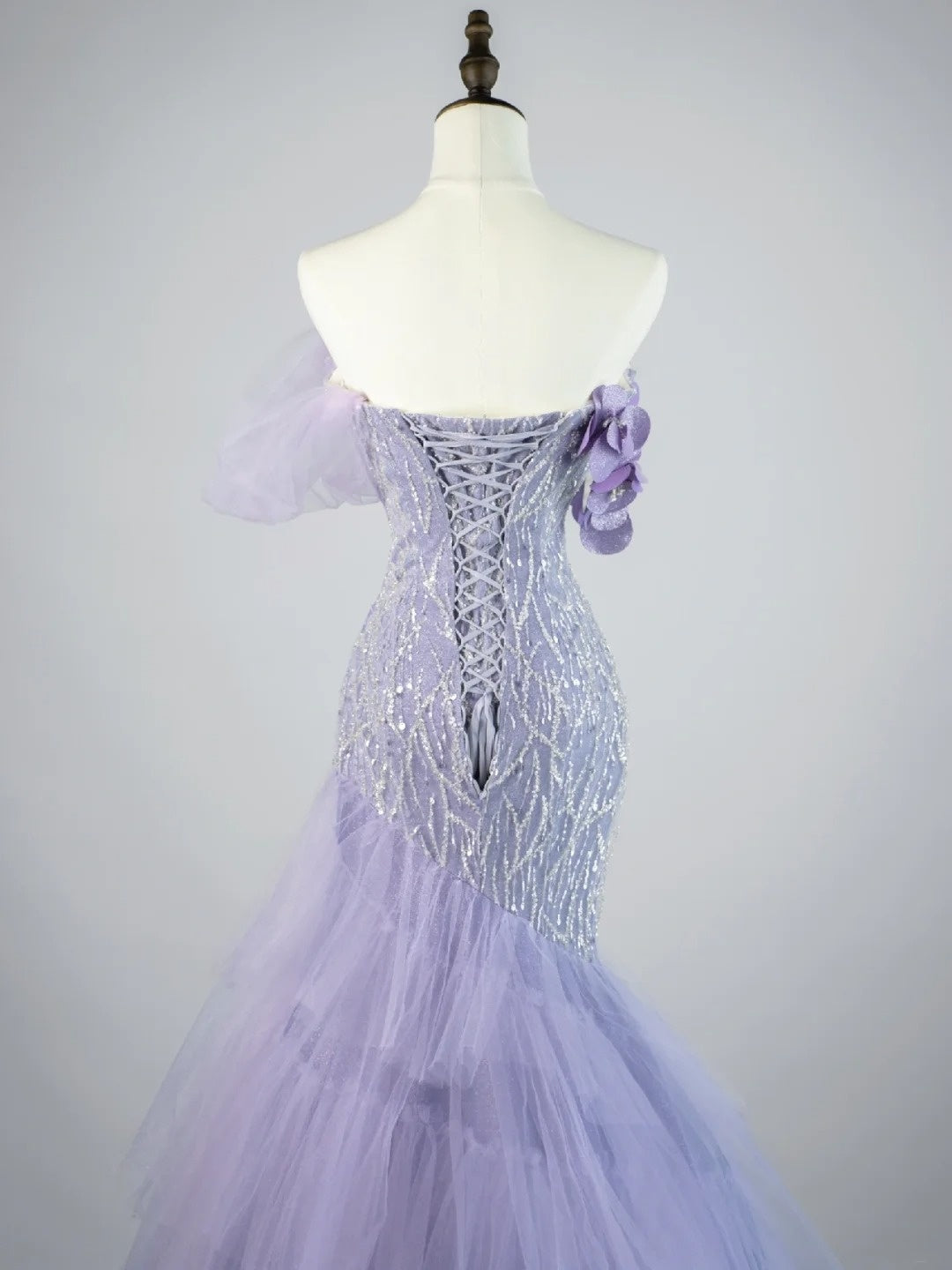 Elegantes, schulterfreies, langes Meerjungfrauen-Abendkleid aus lila Tüll – perfekt für Partys, den 22. Geburtstag oder als Abschlusskleid (N863).