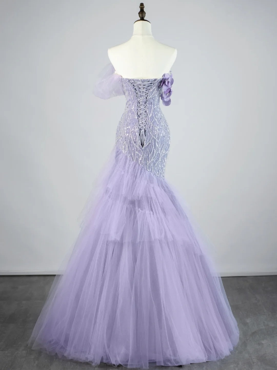 Elegantes, schulterfreies, langes Meerjungfrauen-Abendkleid aus lila Tüll – perfekt für Partys, den 22. Geburtstag oder als Abschlusskleid (N863).