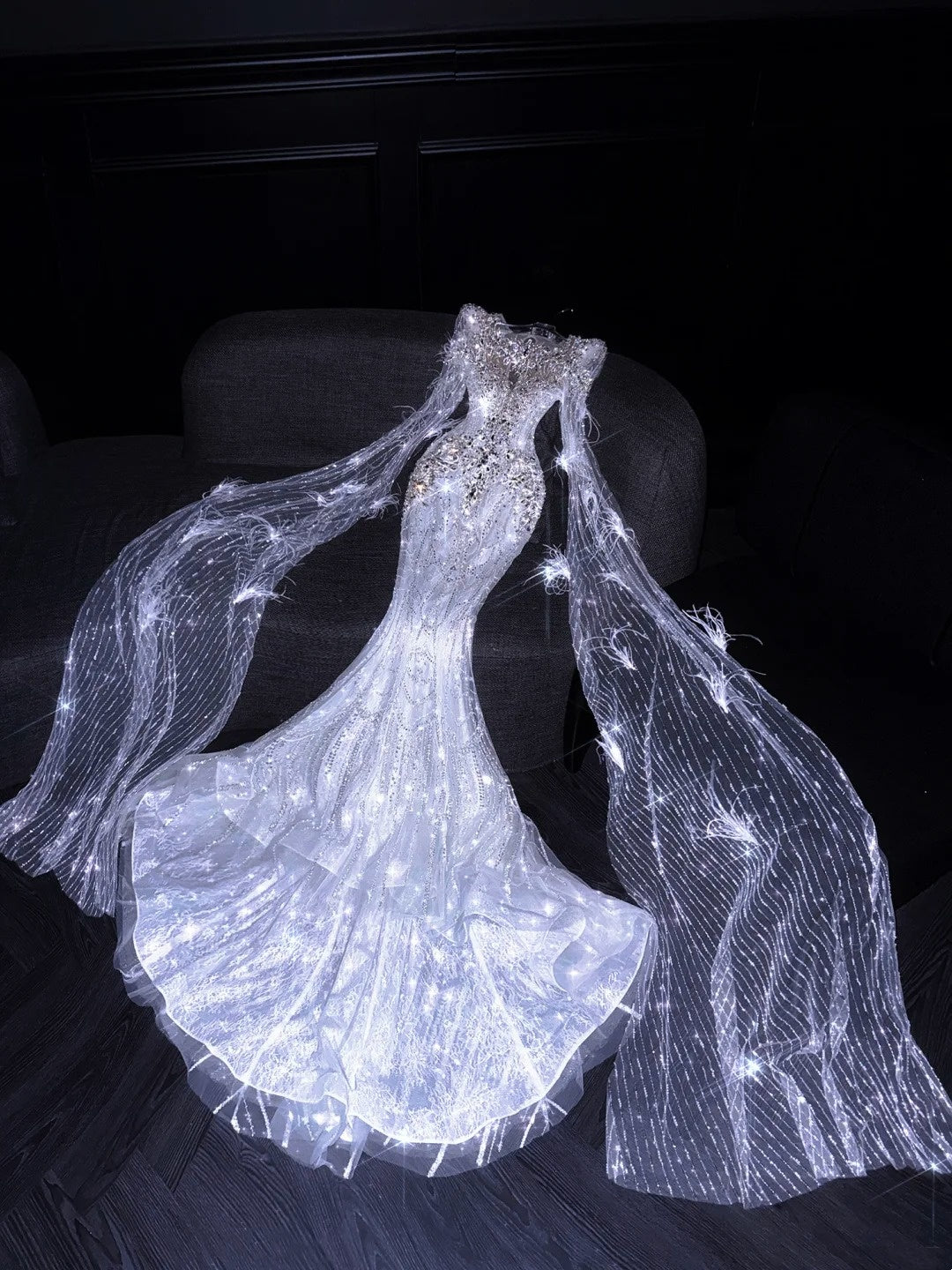 Märchenhaftes Fantasy-Hochzeitskleid im Meerjungfrauenstil mit Pailletten und perlenbesetztem Oberteil, langes Brautkleid, figurbetontes Brautkleid N862