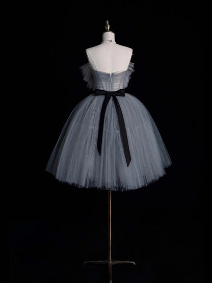 Einfaches, trägerloses, kurzes Ballkleid aus silbergrauem Tüll, ideal für den 16. Geburtstag, den Abschlussball der Mittelschule oder als Cocktailkleid (Modell N954)