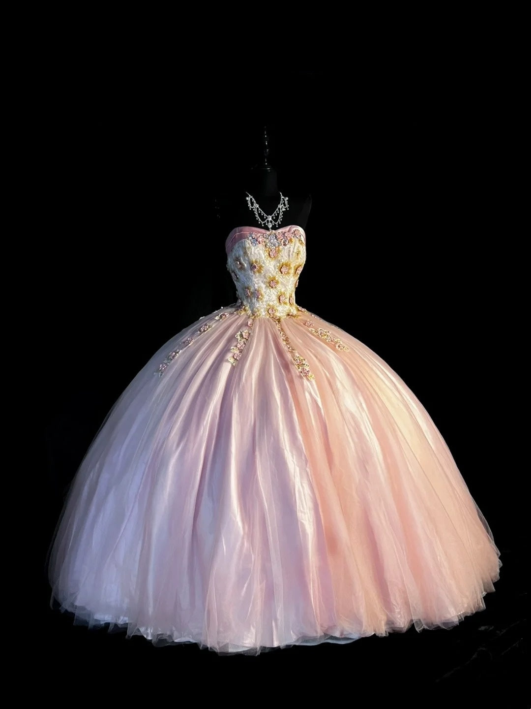 Robe de bal rose bustier sans manches avec application en tulle, longue, idéale pour une quinceañera, un anniversaire de 15 ou 16 ans (N977)