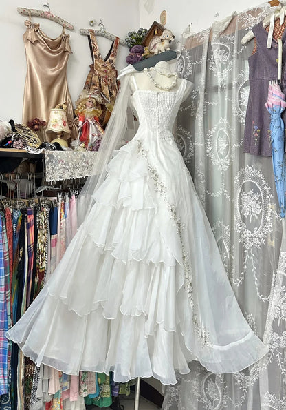 Wunderschönes, weißes, gestuftes Ballkleid – Inspiration für trendige Abendkleider – formelles Ballkleid N1211