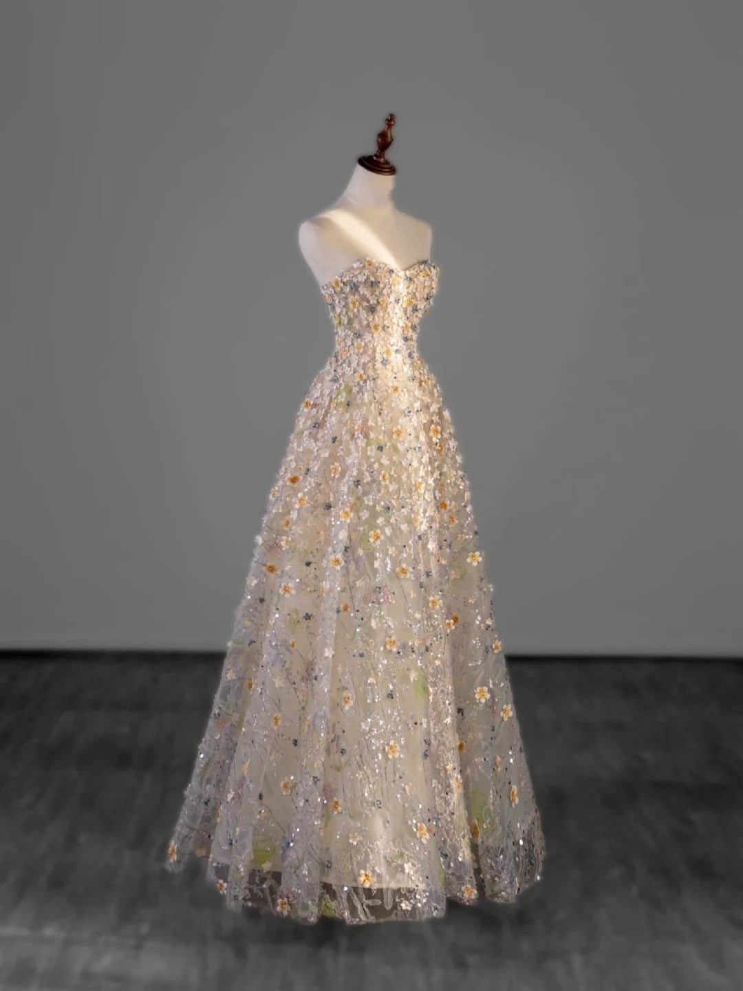 Modest Ball Gown Sweetheart Tulle Champagne With Flowers Bodice College Formal Outfit Long Prom Inspo Graduation Dresses N1215