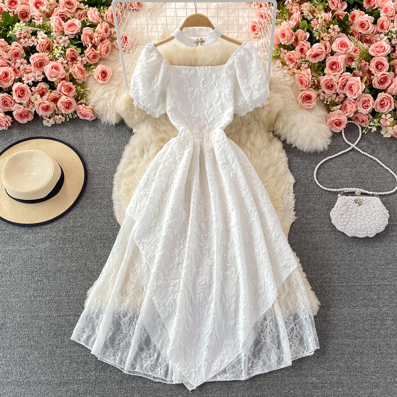 Robe trapèze blanche irrégulière à la mode RF0371