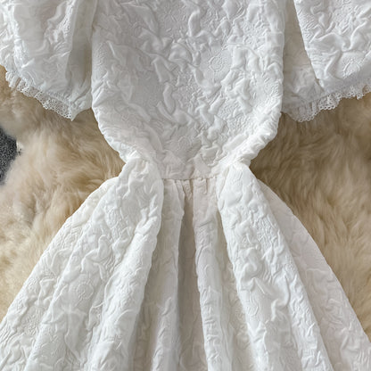 Robe trapèze blanche irrégulière à la mode RF0371