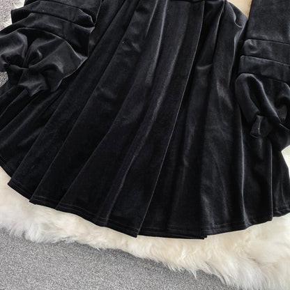 Robe courte noire à col en V, robe tendance noire RF0326