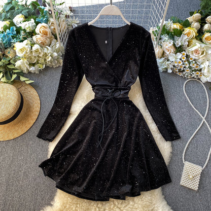 Robe noire à manches longues et col en V, robe tendance RF0306